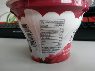 Skyr Nordische Kirsche