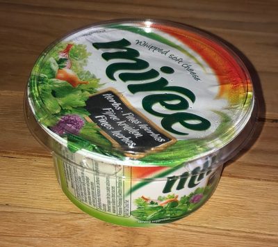 Fromage fines herbes front packaging