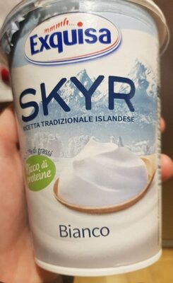 Yogurt SKYR front packaging