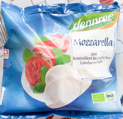 Mozzarella front packaging