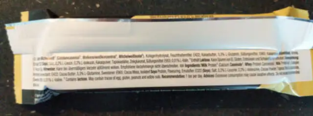 60% Protein Cookies & Cream Flavour ingredients label
