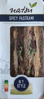 Sandwich Pastrami mit pikanter Sauce