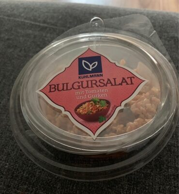 Bulgursalat mit Tomaten und Gurken