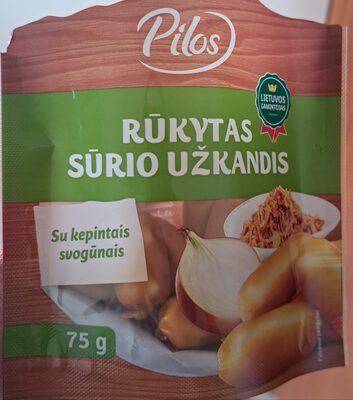 rūkytas lydytas sūrio užkandis su kepintais svogūnais