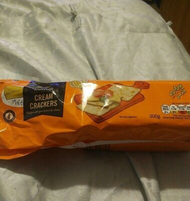 Cream crackers front packaging