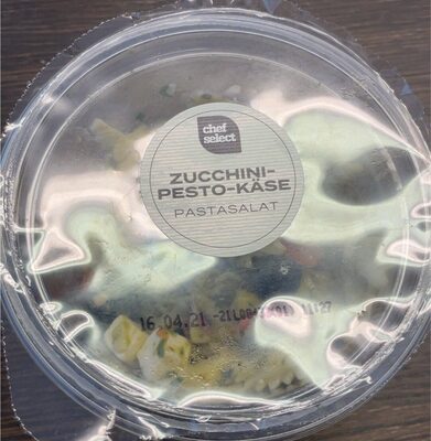 Zucchini-Pesto-Käse Pastasalat