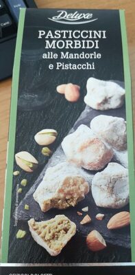 Pasticcini morbidi alle mandorle e pistacchi