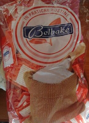 Zucchero bianco in pratiche bustine