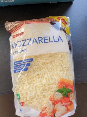 Mozzarella Gerieben