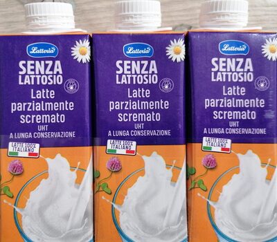 Latte parzialmente scremato senza lattosio
