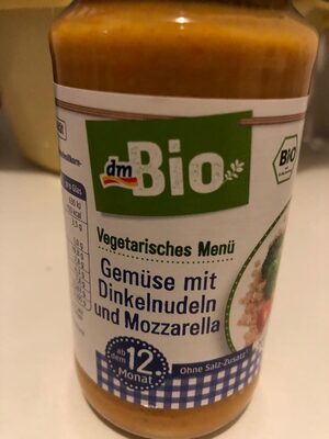 Gemüse mit Dinkelnudeln und Mozarella