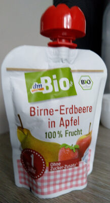 Birne-Erdbeere in Apfel