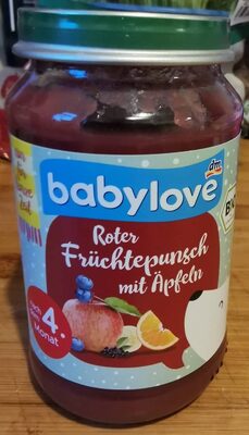 Roter Früchtepunsch mit Äpfeln