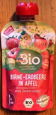 Birne-Erdbeere in Apfel