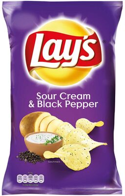 Lays Kartoffelchips Sour Cream & Black Pepper front packaging
