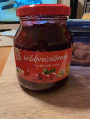 ALDI SWEET VALLEY OBST Wildpreiselbeeren  Fruchtig-herb 1.69 370-ml-Glas kg = 4.23€  Skandinavische Wild-Preiselbeeren Auslese