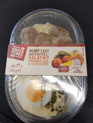 Kartoffelsalat mit Frikadellen, Ei und Gurke