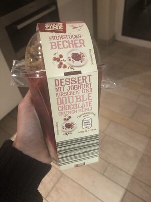 Dessert mi Joghurt Kirschen und Double Chocolatr Crunch Müsli