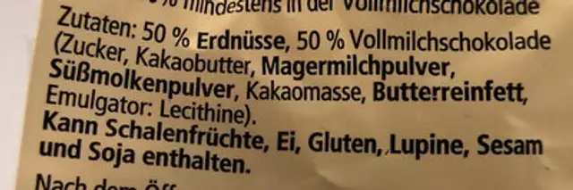 Erdnussberge mit Vollmilchschokolade ingredients label