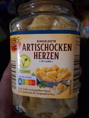 Artischockenherzen geviertelt in Lake