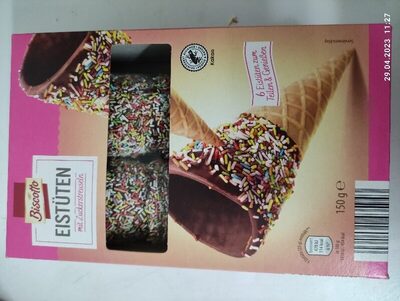 Eistüten mit Zuckerstreuseln