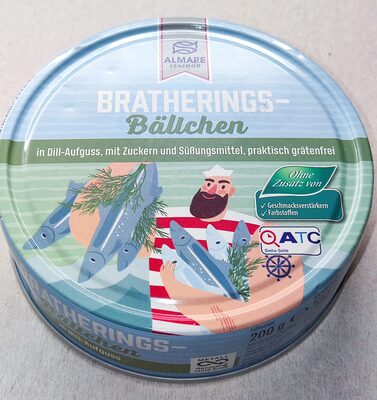 Bratheringsbällchen in Dill-Aufguss