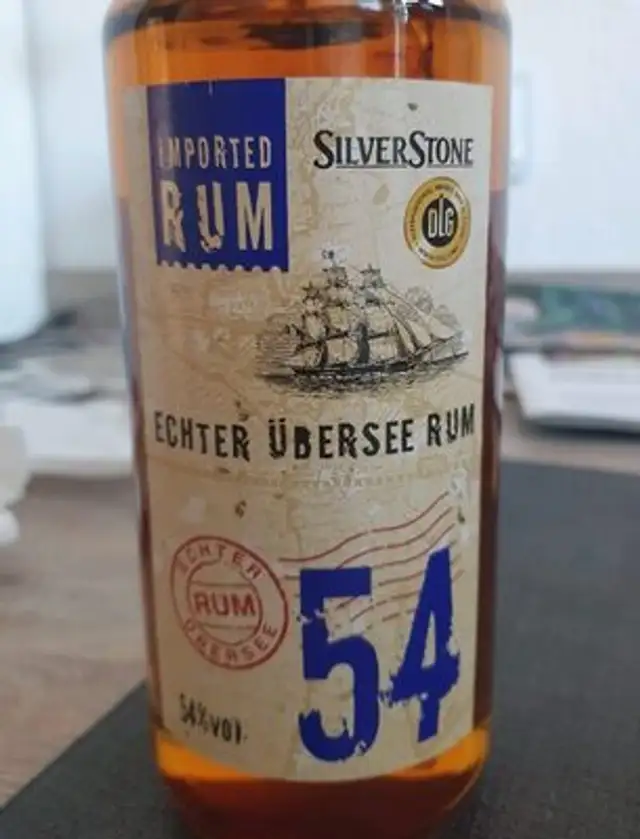 Rum front packaging