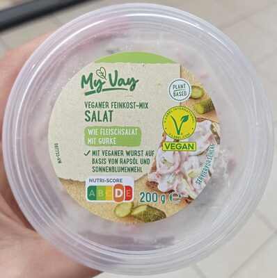 Sałatka jak sałatka mięsna z ogórkiem