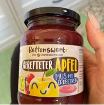 Apfelmus mit Erdbeeren