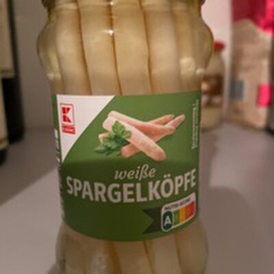 Weiße Spargelköpfe