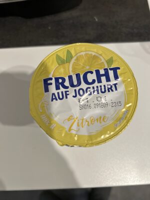 Frucht auf Joghurt Zitrone