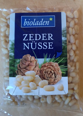 Zedernüsse