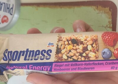 Natural Energy Riegel mit Vollkorn-Haferflocken, Cranberries, Himbeeren und Blaubeeren
