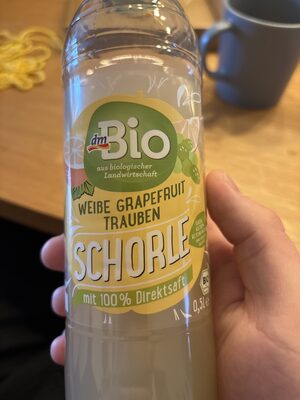 Weiße Grapefruit Trauben Schorle