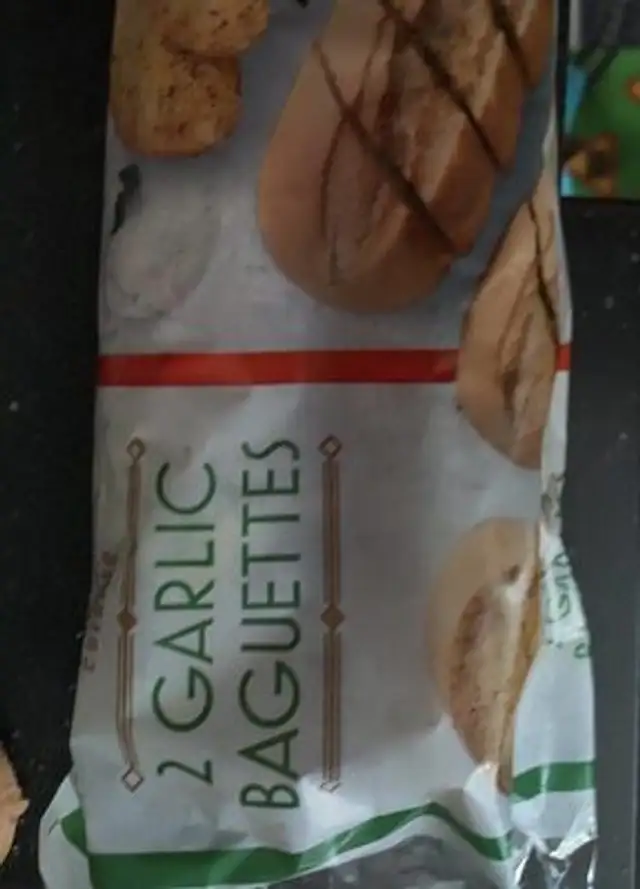 2 garlic baguettes front packaging