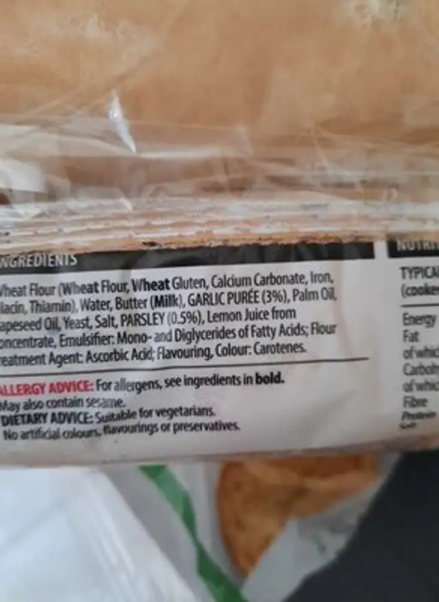 2 garlic baguettes ingredients label