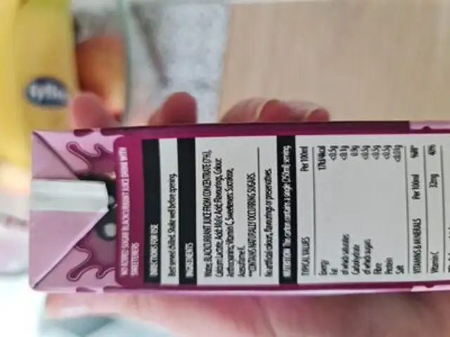 Black current juice drink ingredients label