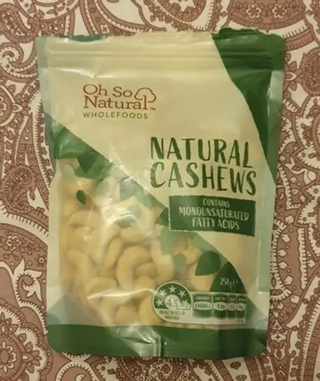 Natural cashews