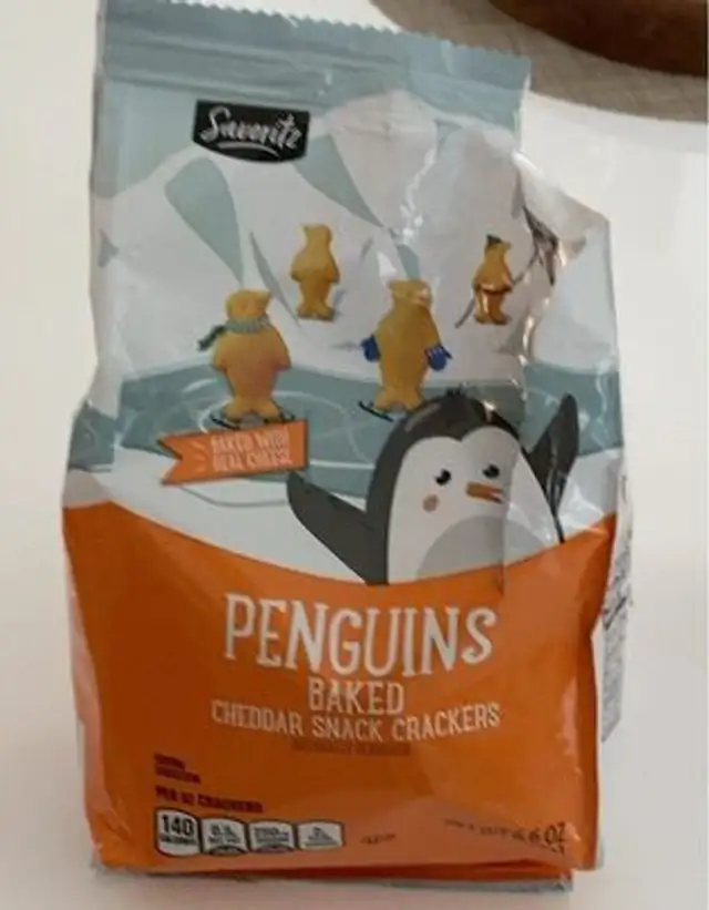 Penguins Baked Cheddar Snack Crackers