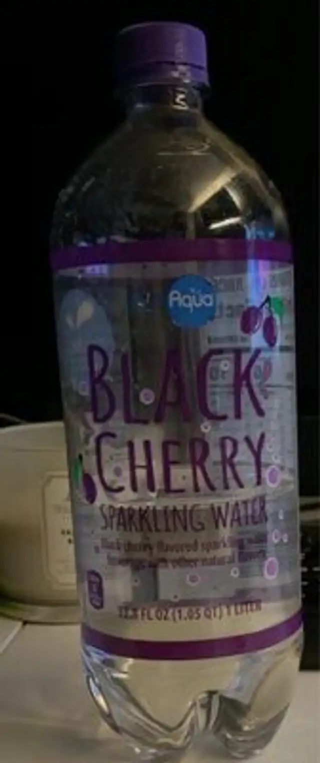 Black cherry sparkling water
