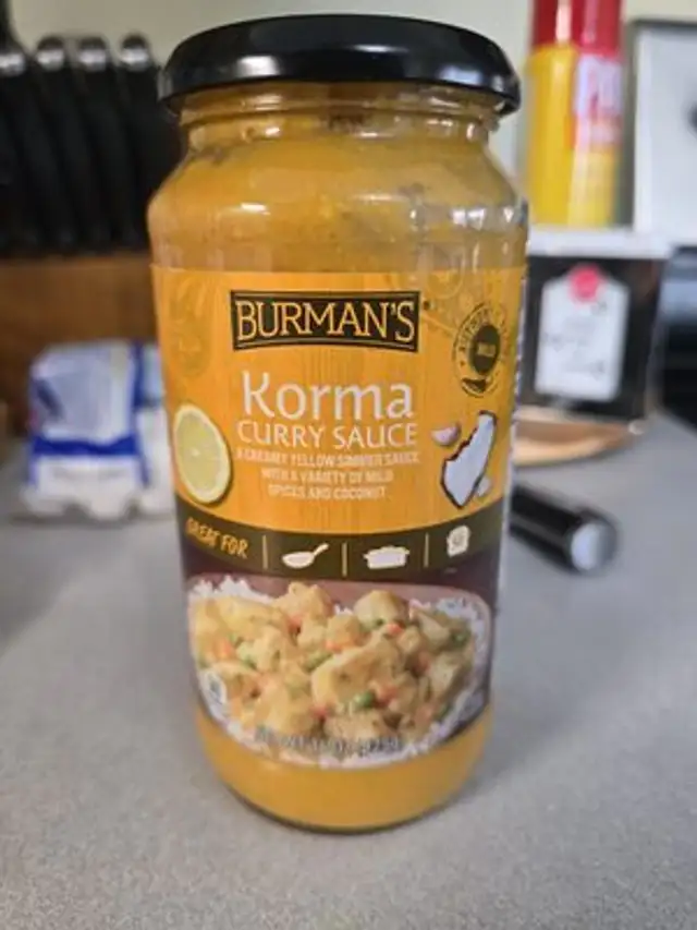 Korma Curry Sauce front packaging