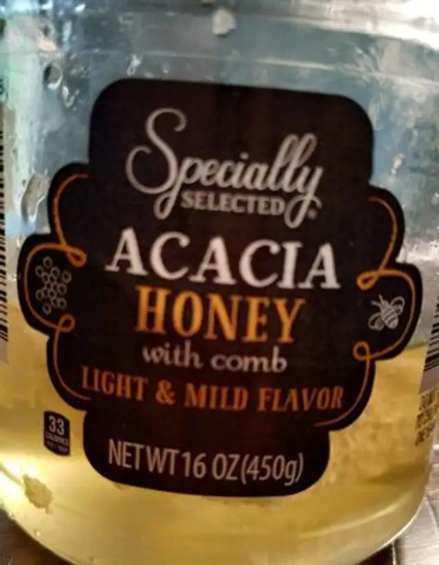 Acacia honey with comb
