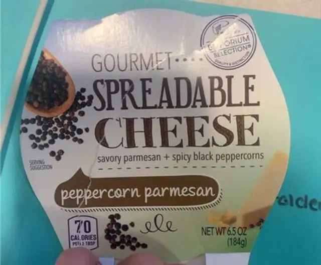 Gourmet spreadable cheese