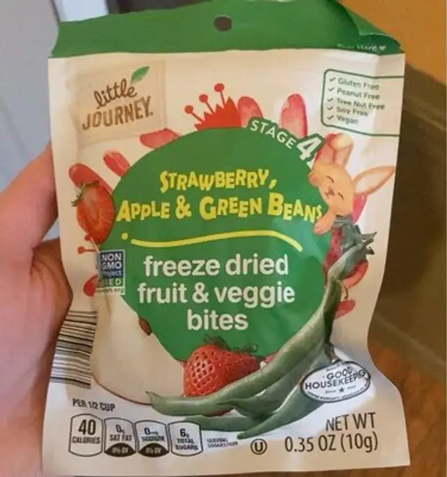 Strawberry apple green bean freeze dried bites