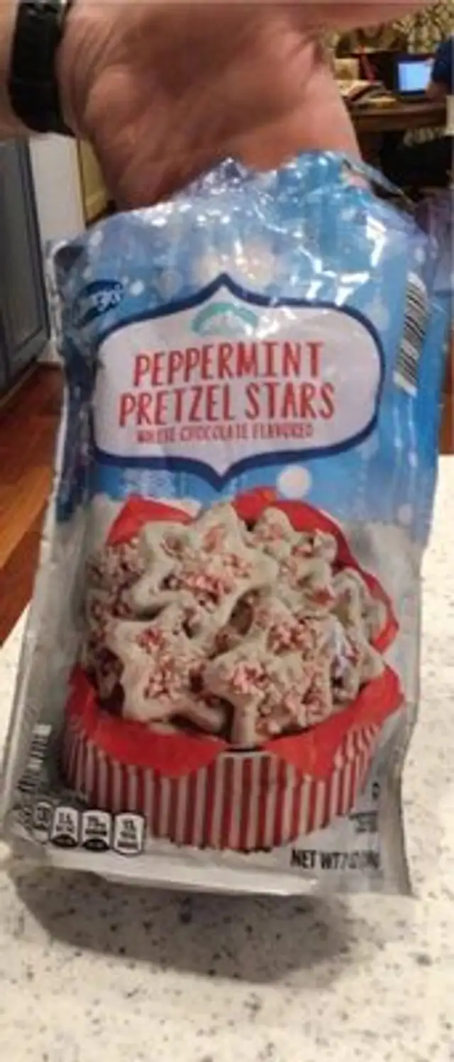 Peppermint pretzel stars