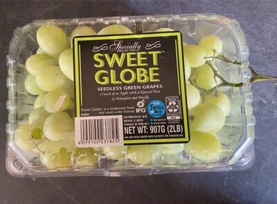 Sweet globe grapes front packaging
