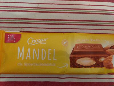 Alpesi tejcsokoládé egész mandulával