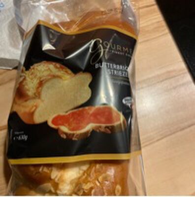 Butterbrioche Striezel