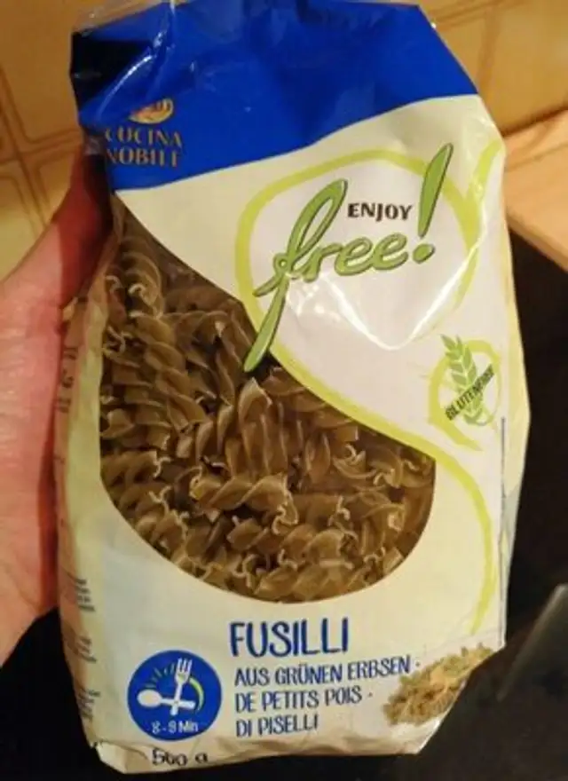 Fusilli aus grünen Erbsen (di Piselli) front packaging