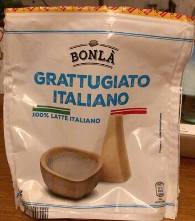Formaggio grattuggiato fresco